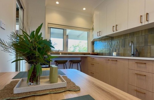 Lake Wangary House | Yarnbala Guesthouse in Coffin Bay | Overlooking Coffin Bay National Park