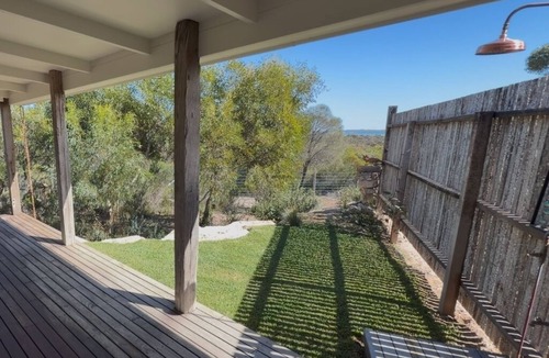 Lake Wangary House | Yarnbala Guesthouse in Coffin Bay | Overlooking Coffin Bay National Park