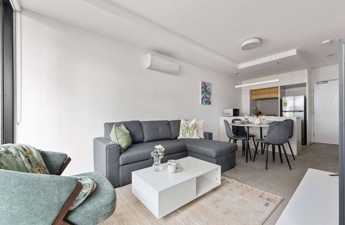 Abbotsford Apartment | Yarra River 2BR Escape in Abbotsford