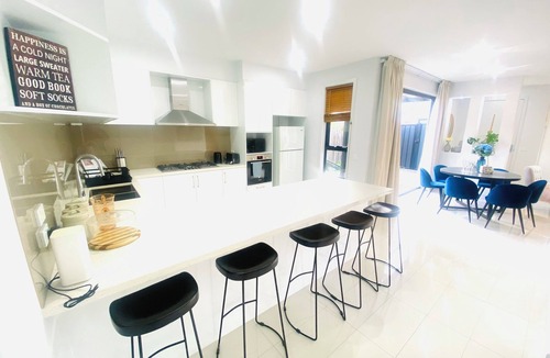 Yarraville House | Yarraville 3bed 2bath with double garage