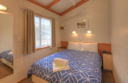 Yea Cabin | Yea Riverside Caravan Park