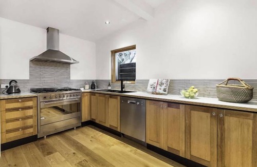 Coburg House | Yellow Door Coburg | Boutique Accommodation | Sleeps up to 16 guests