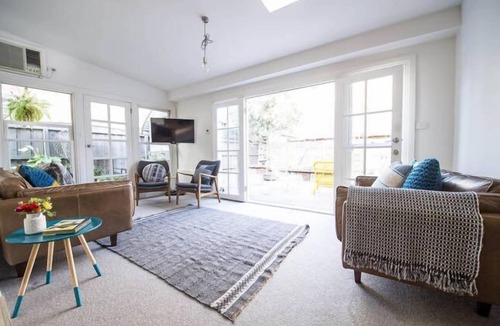 Coburg House | Yellow Door Coburg | Boutique Accommodation | Sleeps up to 16 guests