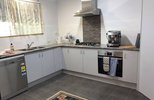 St Ronans Cottage | YORK - MULYININJIN VALLEY COTTAGE - SECLUDED FARM SETTING