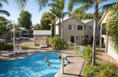 Kalbarri Villa | Your Perfect Kalbarri getaway, Poolside Villa Near River, Shops and Beaches