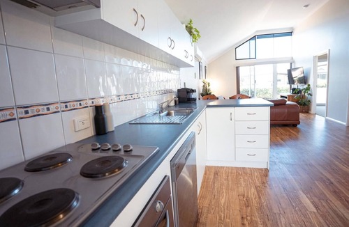Collingwood Park Villa | Your summer Beach Escape is calling