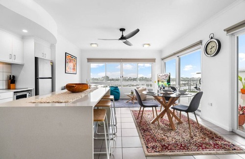 Cullen Bay Apartment | Zen Bayline Villa: bayview - balcony - rooftop