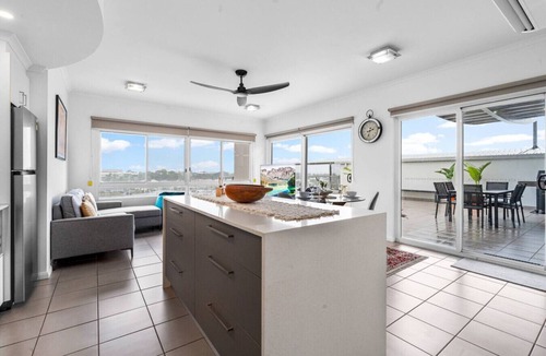 Cullen Bay Apartment | Zen Bayline Villa: bayview - balcony - rooftop