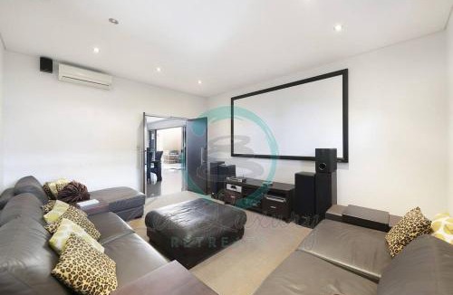 Bayview Apartment | Zen Bayview Bliss: Luxury Marina Mansion
