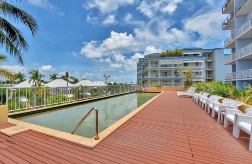 Cullen Bay Apartment | Zen Marina Rooftop Huge Balcony BBQ Sunsets
