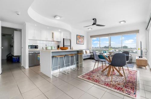 Cullen Bay Apartment | Zen Marina Rooftop with Huge Balcony - BBQ - Sunsets