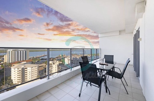 Darwin City Centre Condo | Zen Ocean Bliss: Seaview ~ Balcony ~ OutdoorDining