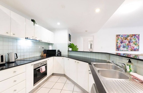 Darwin City Centre Apartment | Zen Ocean Crest Pool - Gym - Balcony - BBQ