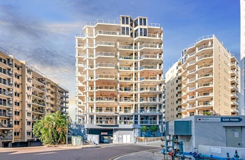 Darwin City Centre Apartment | Zen Ocean Crest Pool - Gym - Balcony - BBQ