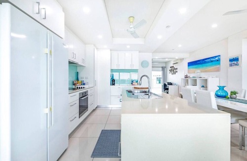 Darwin City Centre Apartment | Zen Sapphire Shore Balcony - Pool - Work Desk