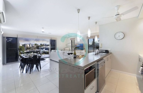 Stuart Park Apartment | Zen Stuart: Outdoor Dining ~ Seaview ~ Pool