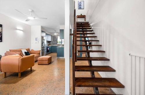 Stuart Park House | Zen Urban Nest: Cozy - Central- Patio