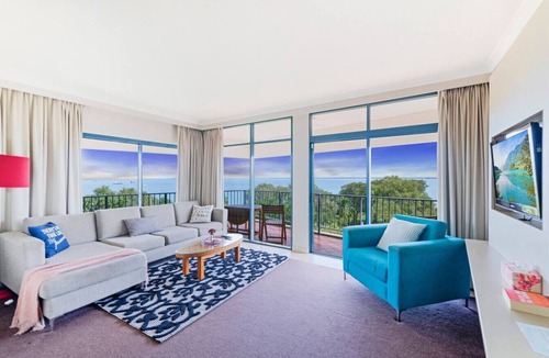 Darwin City Centre Apartment | ZEN88 Esp (408): Coastal Elegance ~ Sunset ~ Pool
