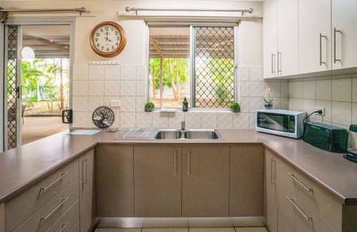 Rapid Creek House | Zenhouse Jordan: Private Backyard ~ Pets ~ BBQ
