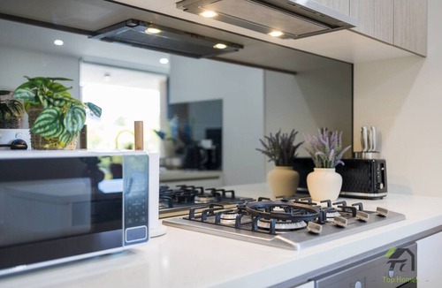 Zetland Apartment | Zetland 3BR Oasis | Fast CBD & Airport Link