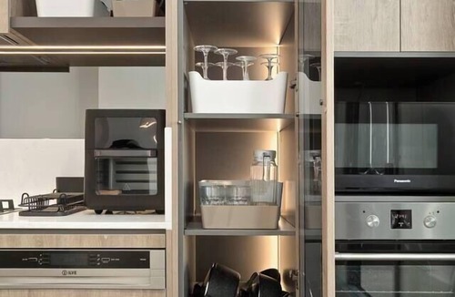 Zetland Apartment | Zetland Base Urban Comfort near Dining and Transport