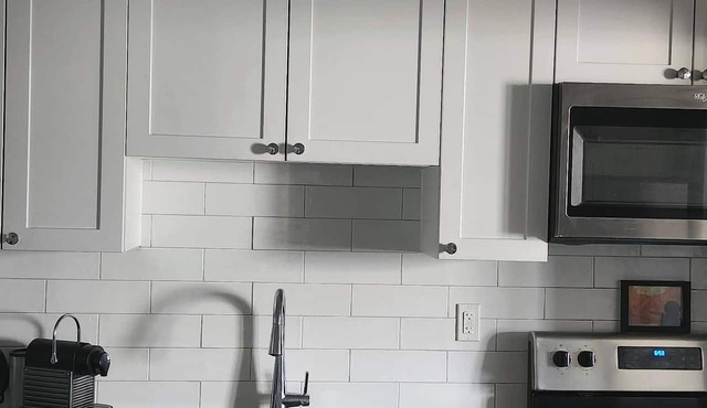 1 bd Apartment Sleeps 4- 20 Mins From Everything! in Toronto