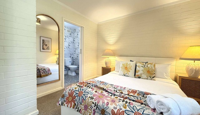 1 West Leederville Nest close to CBD & SJOG Hospital+PARKING