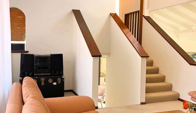 17 Rare Cool Urban-Style Nedlands 4BR-Parkng&Pool