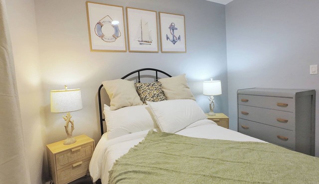 1BR + Backyard Bliss - Apt 6 in Bridgewater