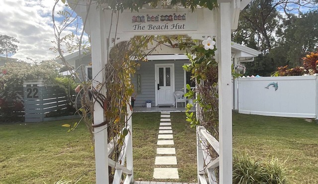 2 BED BEACH HUT+ STUDIO+SWIMSPA,SAUNA,PATROLLED BEACH,TAVERN, SHOPS,RESTAURANTS.
