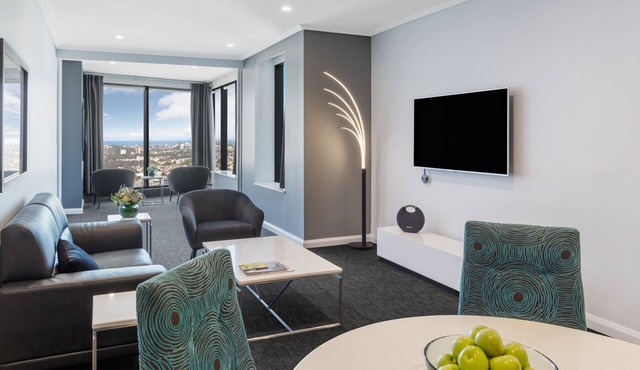2 Bedroom Apartment with breathtaking views of Sydney city