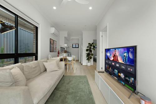 2BR Guest House Pet-Friendly and Peaceful