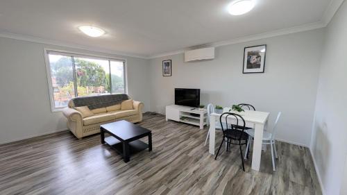 3 Bedroom, Pet Friendly, Family Home in Oxley Vale