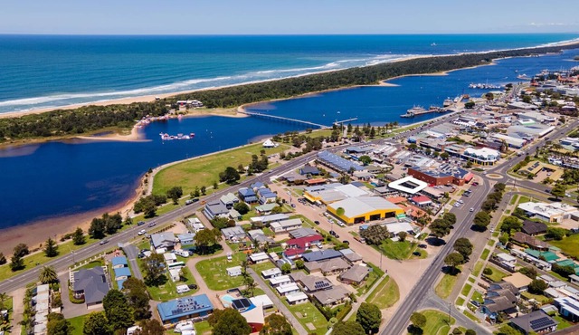 300m from the foreshore and the footbridge to 90 Mile Beach