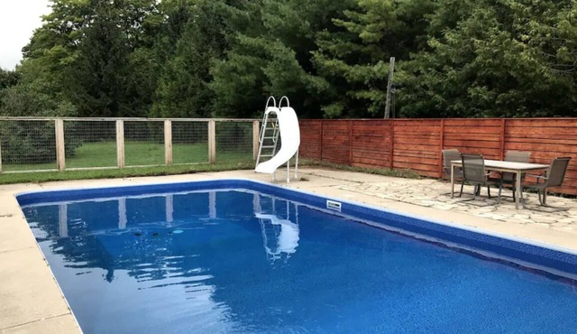 4 bedroom farmhouse with pool in country setting near Blue Mountain Resort in Singhampton