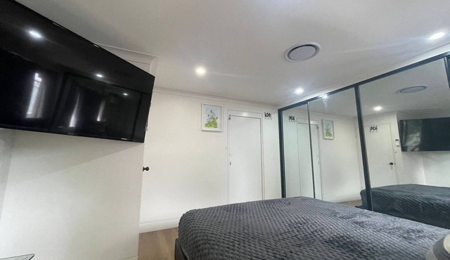 4 bedroom top floor with privacy