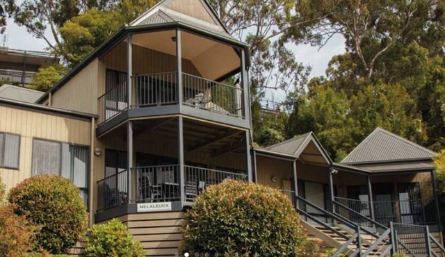 4 BR Lakeview Terrace House