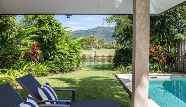 4 Thorntons West - Golf Course View