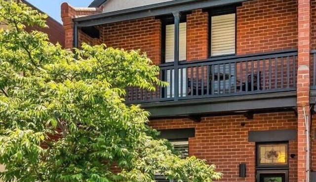 A1 Architectural Sth. Melb. Home. Sleeps 4. Martin