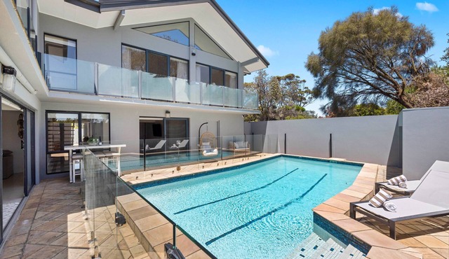 Absolute Beachfront - Luxury Accommodation in Rosebud