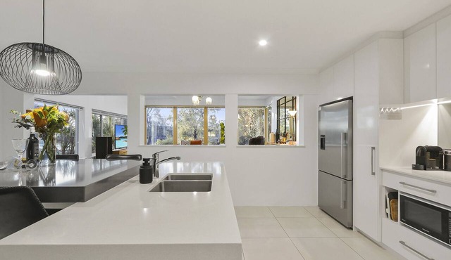 ABSOLUTE FRONTAGE TO THE MURRAY RIVER!
