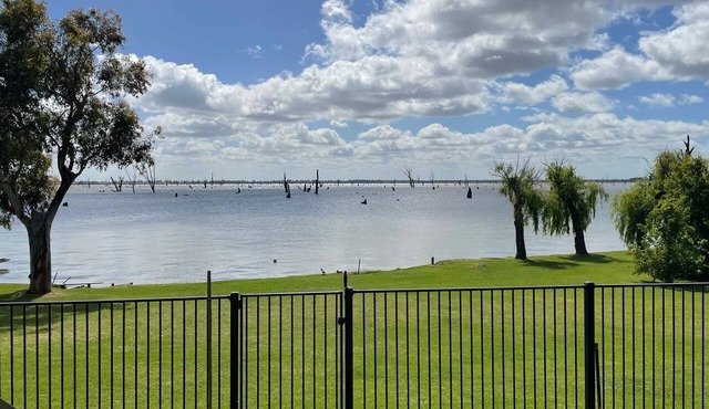 Absolute Waterfront at Woodlands