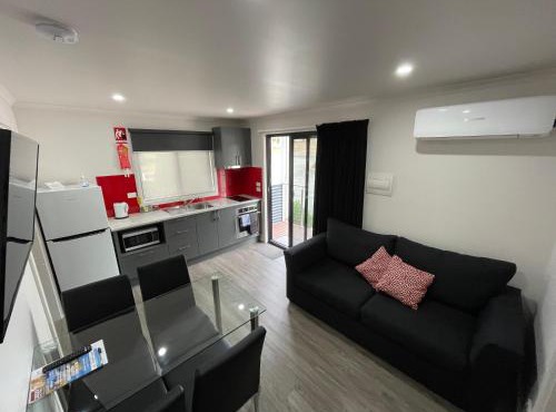 Acacia Caravan Park & Holiday Units
