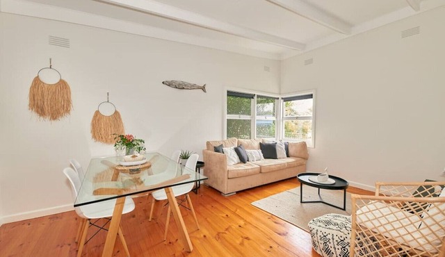 Adorable beach shack in the heart of Aireys Inlet