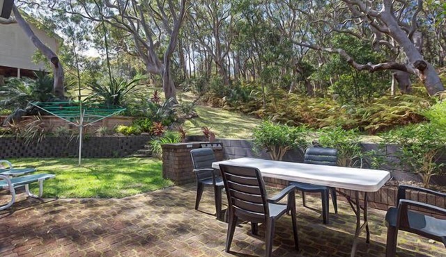 Adriana Apt -Private back yard with direct access to the National Park