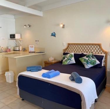 AFFORDABLE ISLAND ESCAPE! Queen Studio, Nelly Bay