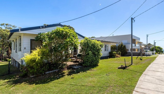 Akuna Beach Cottage Fingal Bay