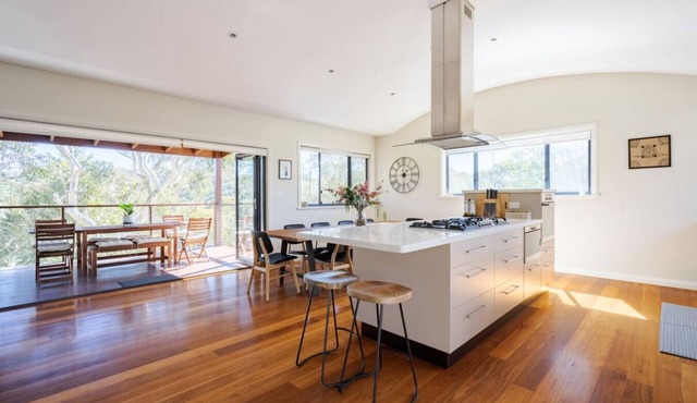 Alleura House/Bushland/Families/Groups/Pet Friendl