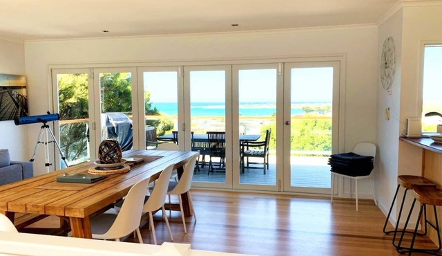 Apollo Ocean Blue Ocean View Wi-Fi Pet Friendly