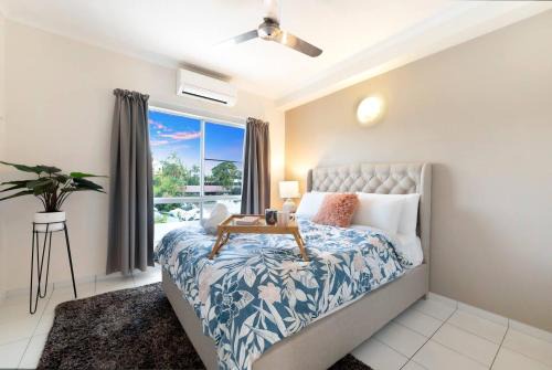 Arafura Abode - Oceanfront Stay with Stunning Views